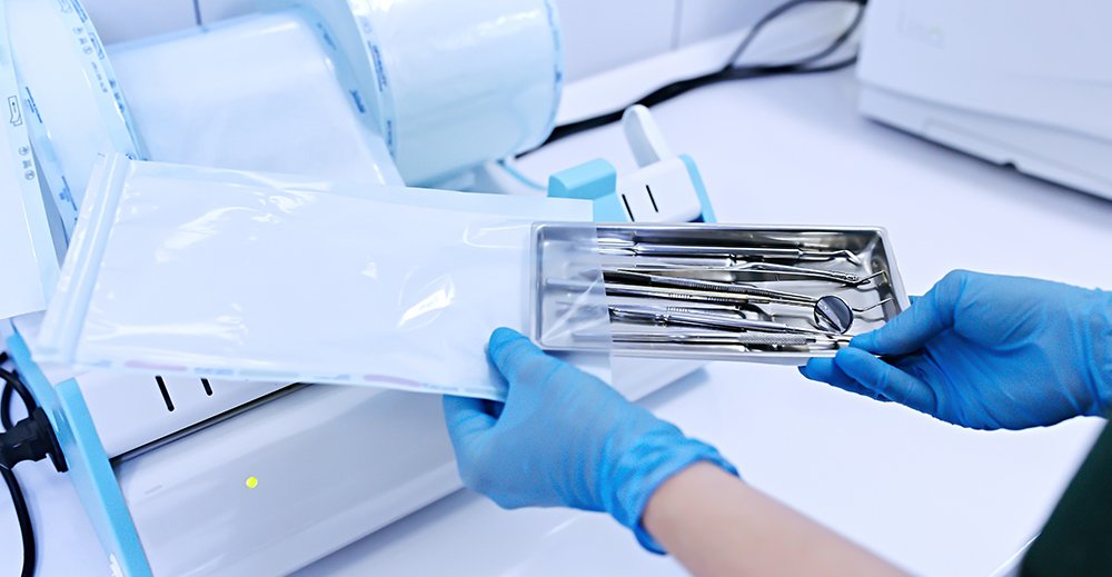 comment-desinfecter-steriliser-instruments-medicaux