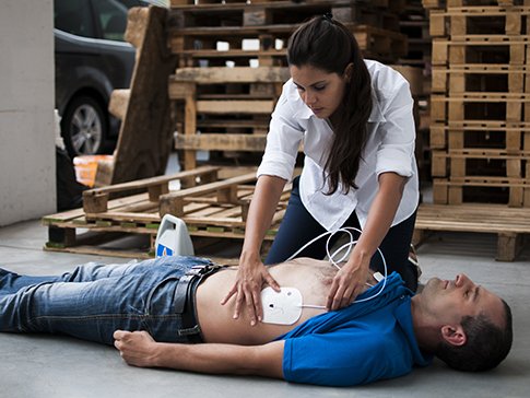 equipement defibrillateur